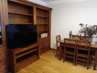 Mueble de salón madera y cristal