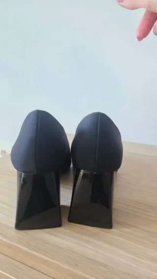 Zapatos de tacón negros