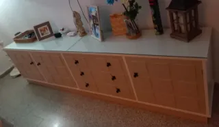 Mueble de salón madera y cristal