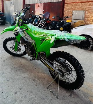 Kawasaki KXF 250 2024 .
