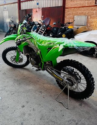 Kawasaki KXF 250 2024 .