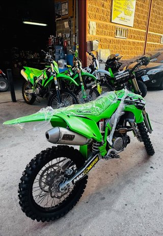 Kawasaki KXF 250 2024 .
