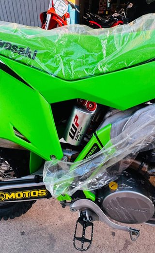 Kawasaki KXF 250 2024 .