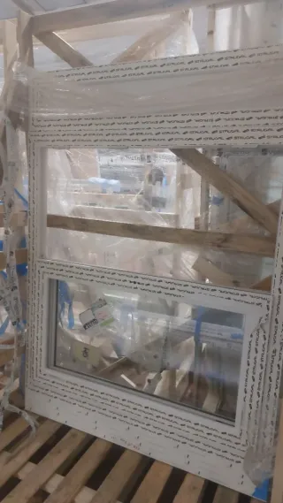 Ventana corredera con fijo de chapa