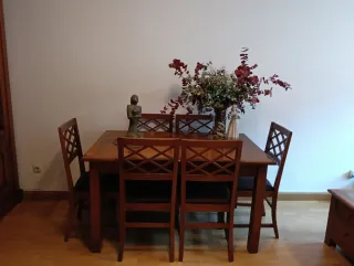 Mesa de comedor con 6 sillas
