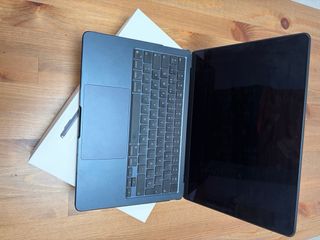 MacBook Air 13.6 M2 16GB RAM 256GB SSD Gris