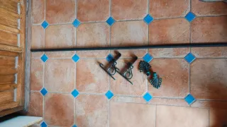 Soportes y remates cortina metal