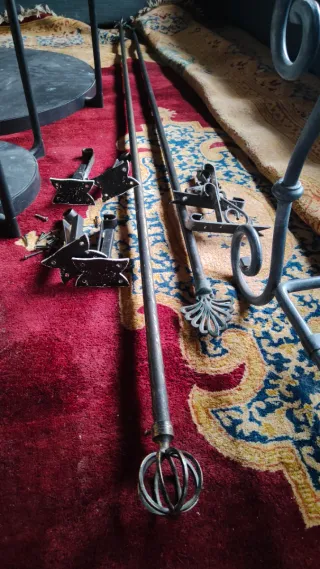 Soportes y remates cortina metal