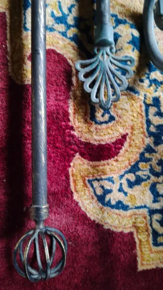 Soportes y remates cortina metal