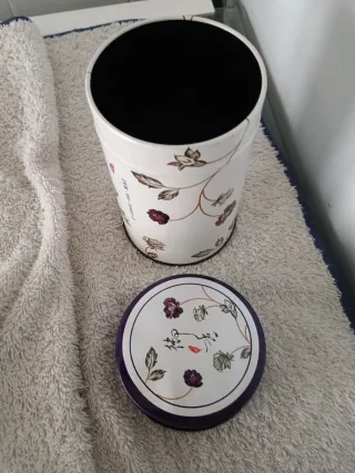 3x2 Caja metálica decorada