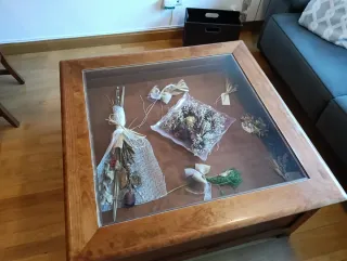 Mesa de centro de madera y cristal
