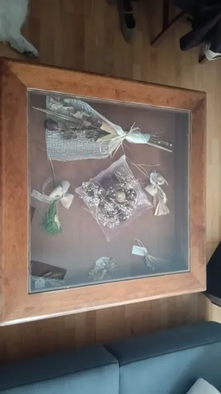 Mesa de centro de madera y cristal