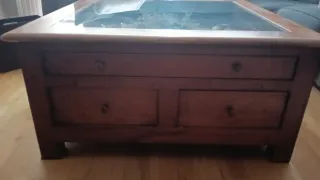 Mesa de centro de madera y cristal