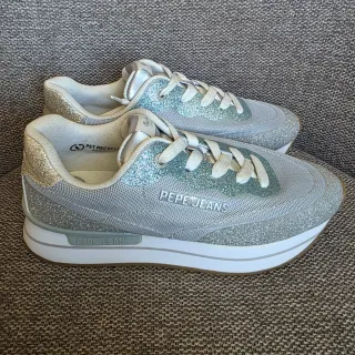 Zapatillas Pepe Jeans plateadas y turquesa
