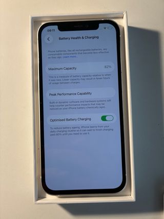 iPhone 12 128GB con pantalla nueva