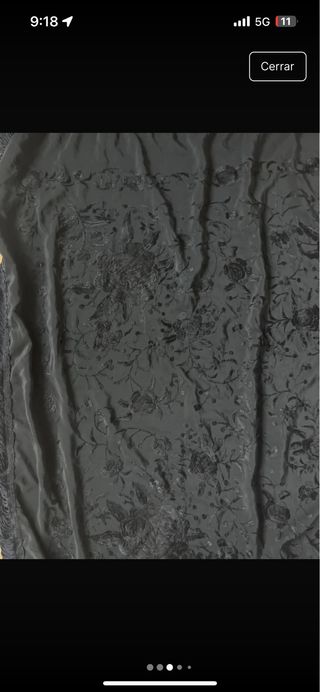 Manton bordado negro seda grande con flecos