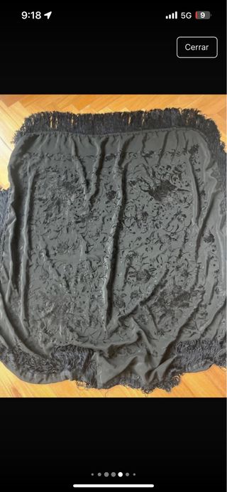 Manton bordado negro seda grande con flecos