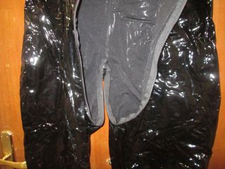 MONO DE PVC CHAROL BRILLANTE CON CREMALLERA XXL