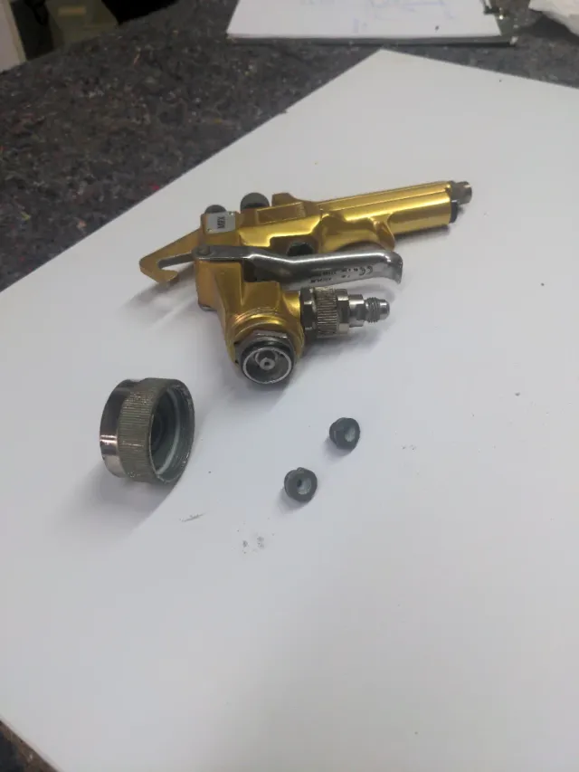 Pistola de Pintura Kremlin MRX Dorada