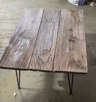 Mesa rústica madera y metal restaurada