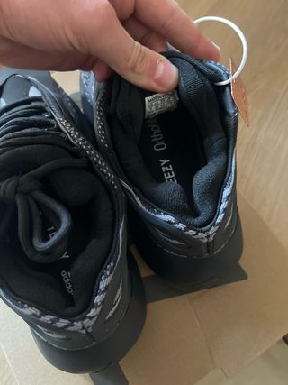 Adidas Yeezy 700 Talla 36 Negras