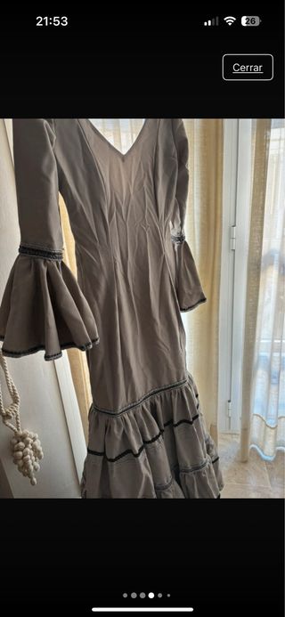 Traje de flamenca gris bordado