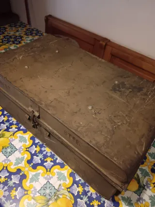 Cassa militare in ferro vintage