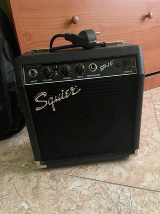 Guitarra Eléctrica Aria Les Paul + amplificador