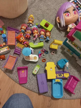 Casa Pinypon con muñecos y accesorios