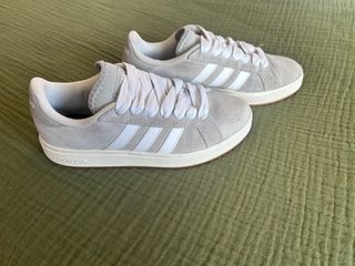 Zapatillas Adidas grises ante