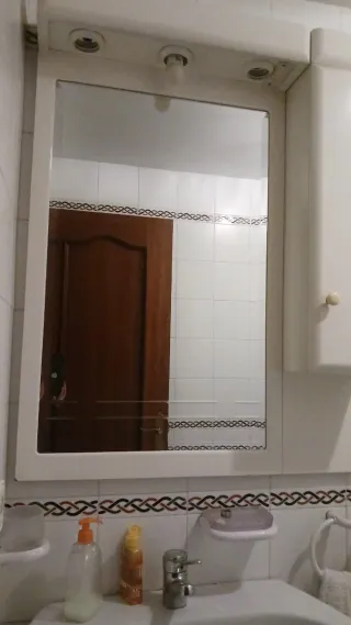 Mueble de baño con espejo