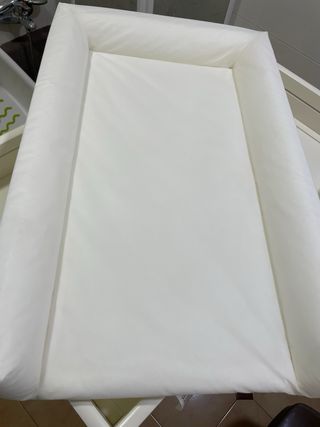 Cambiador IKEA con colchoneta a medida