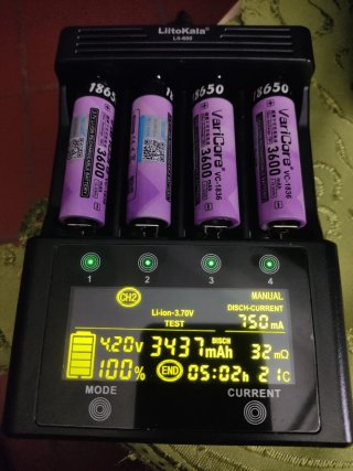 10 Batterie VariCore 3600mAh Li-Ion 18650 NUOVE.