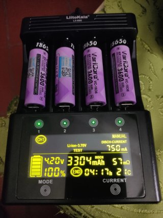 10 Batterie VariCore 3600mAh Li-Ion 18650 NUOVE.