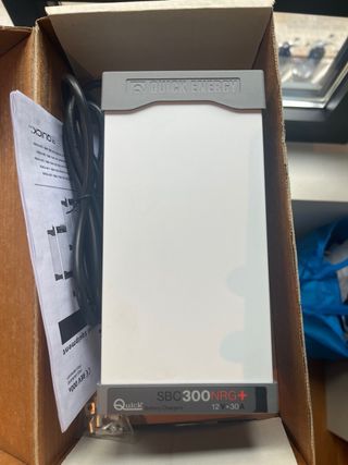 Cargador Baterías Quick SBC 300 NRG FR 30A