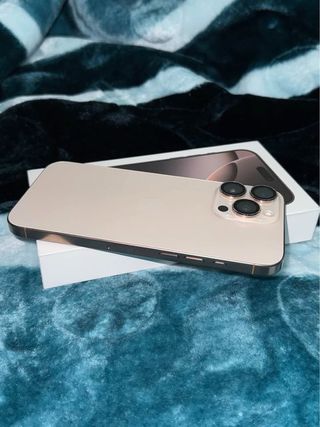 iPhone 16 Pro Max Dorado