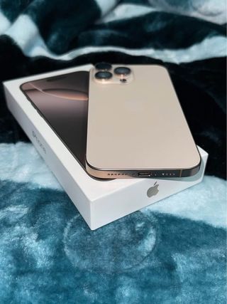 iPhone 16 Pro Max Dorado