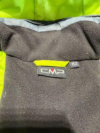 Anorak CMP gris con forro verde lima