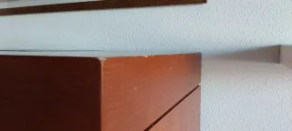 Precioso mueble vitrina madera maciza Banak