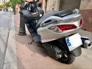 Suzuki Burgman 125 Scooter Automática