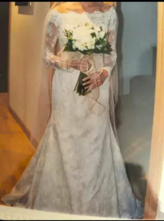 Vestido de Novia Encaje Manga Larga, blanco roto.