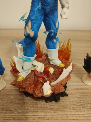 Figura Dragon Ball Z Vegeta Super Saiyan Blue