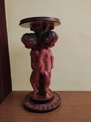 Pie de mesa antiguo con candelabro