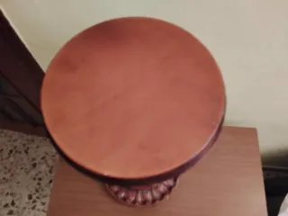 Pie de mesa antiguo con candelabro