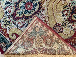 Grande tappeto con design classico