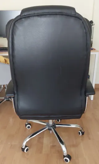 Silla de oficina ergonómica negra