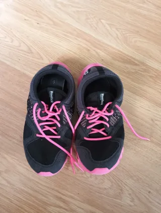 Zapatillas Reebok Negras y Rosas