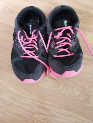 Zapatillas Reebok Negras y Rosas