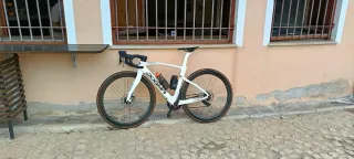 Bici da corsa Pinarello F in carbonio