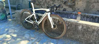 Bici da corsa Pinarello F in carbonio